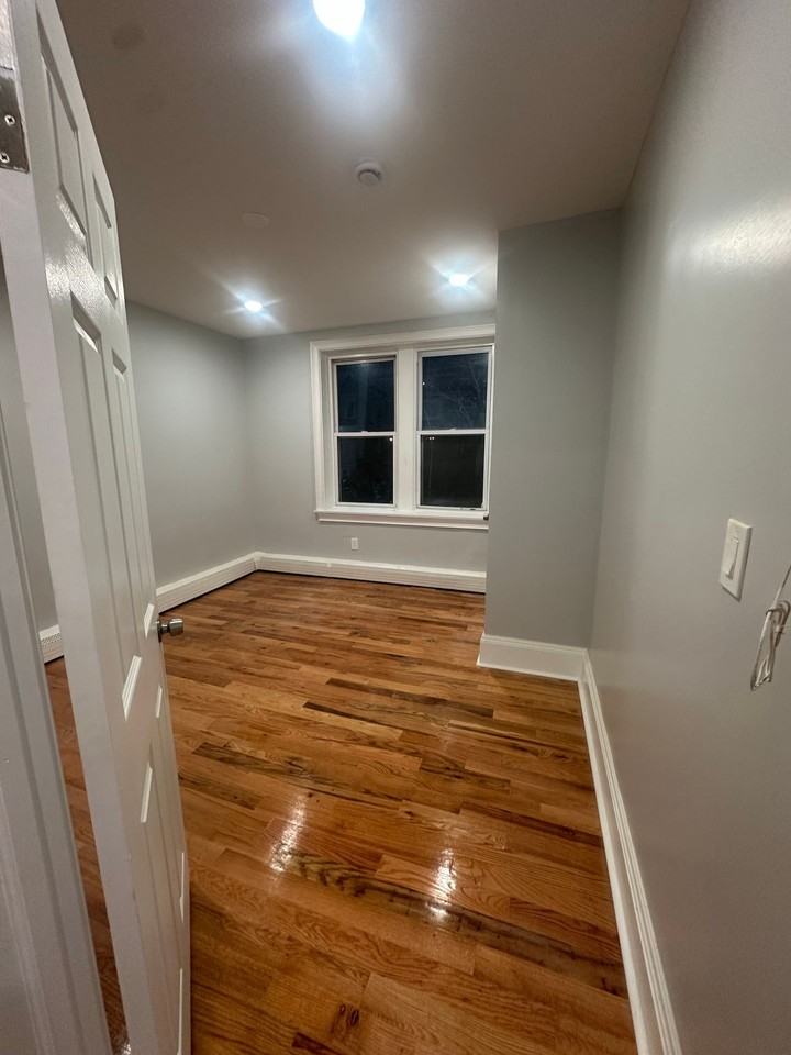 313-315 11th Street LLC - Photo 4 of 6