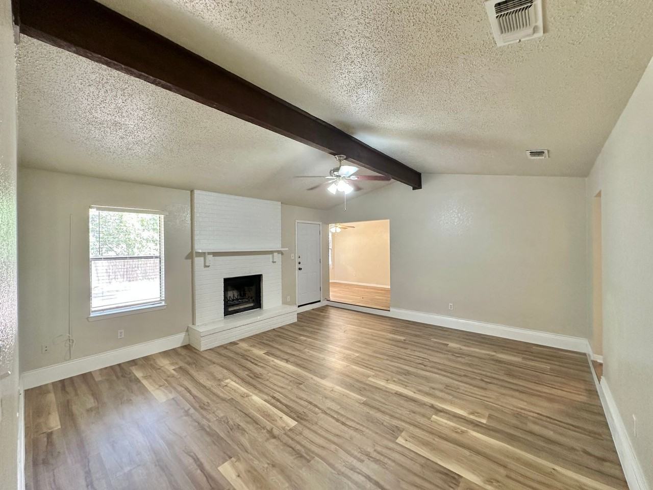 711 Beaver Trl - Photo 2 of 32