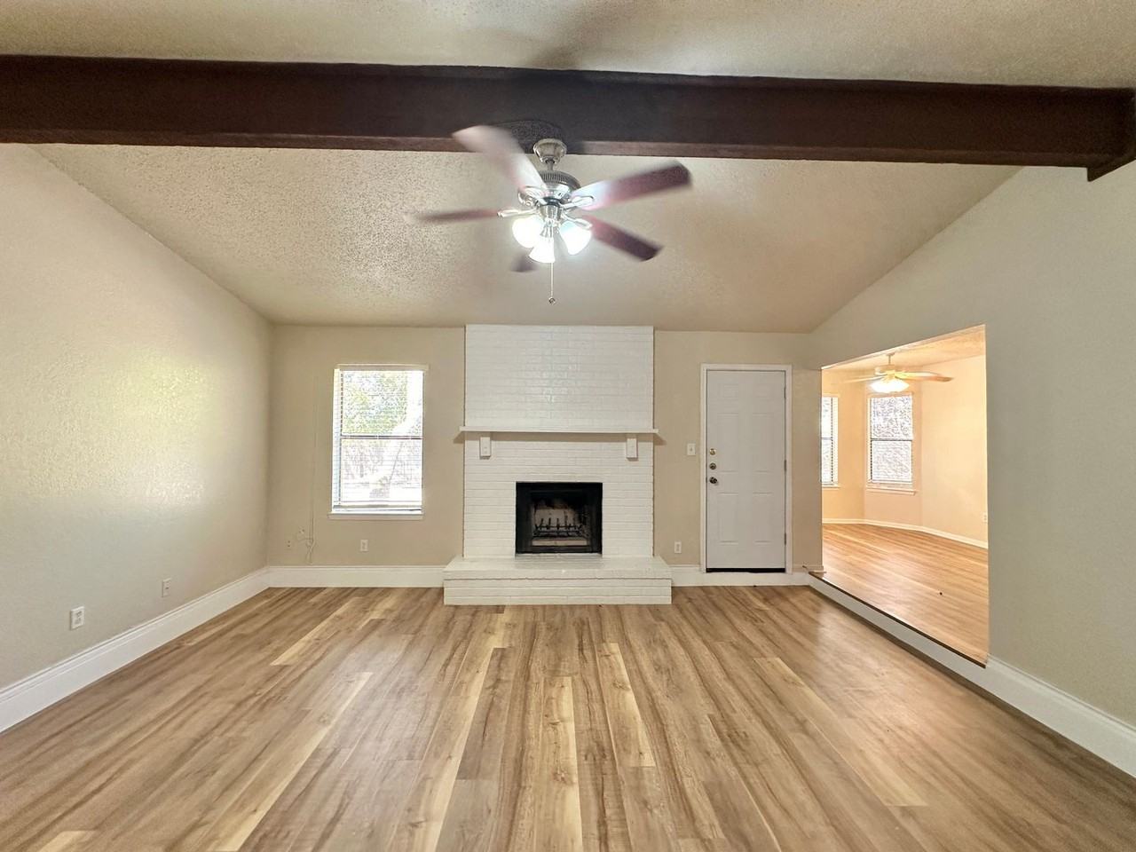 711 Beaver Trl - Photo 3 of 32