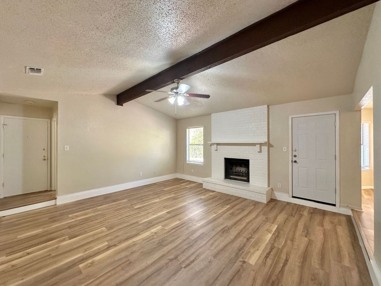 711 Beaver Trl - Photo 4 of 32