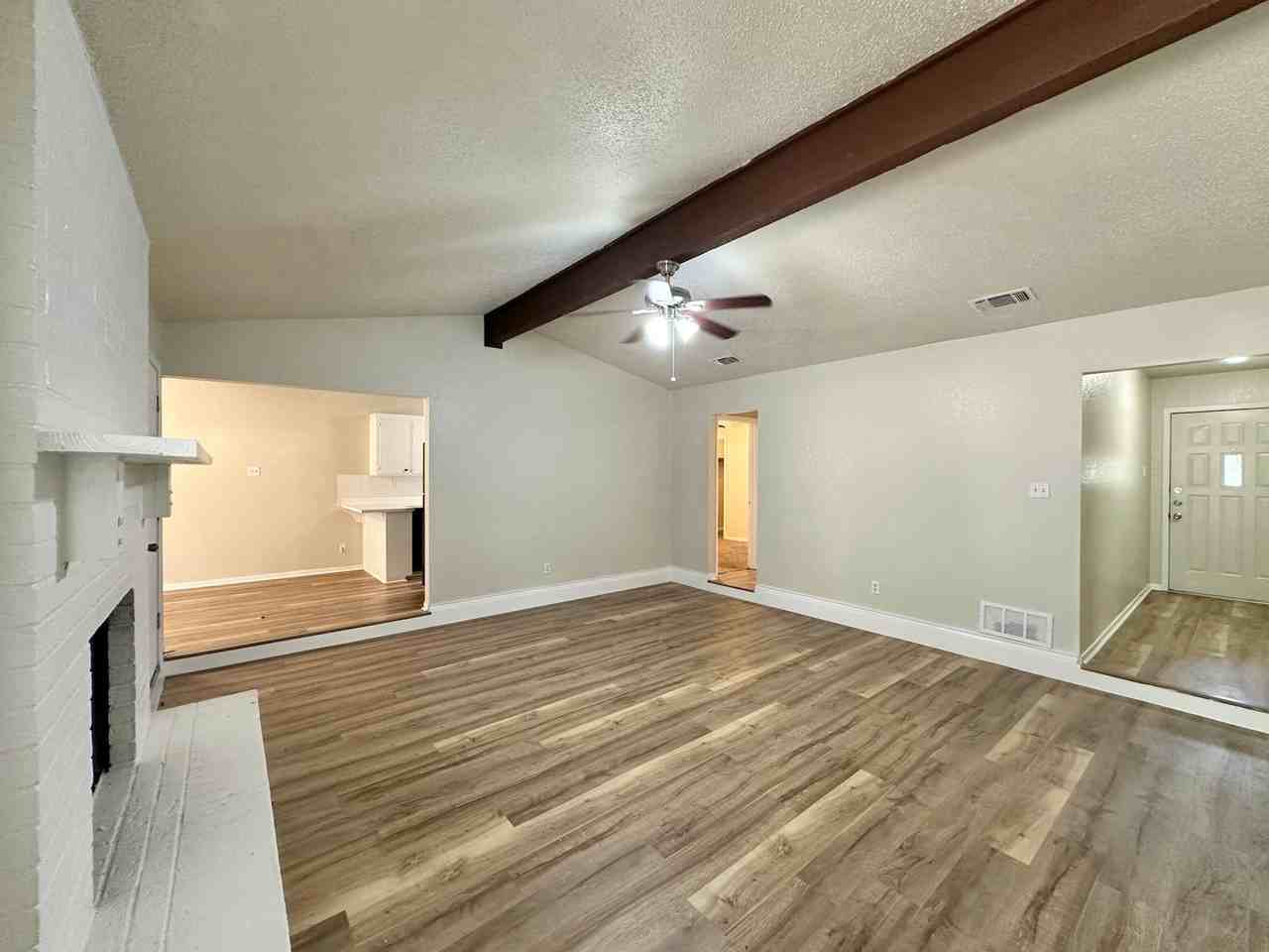 711 Beaver Trl - Photo 5 of 32