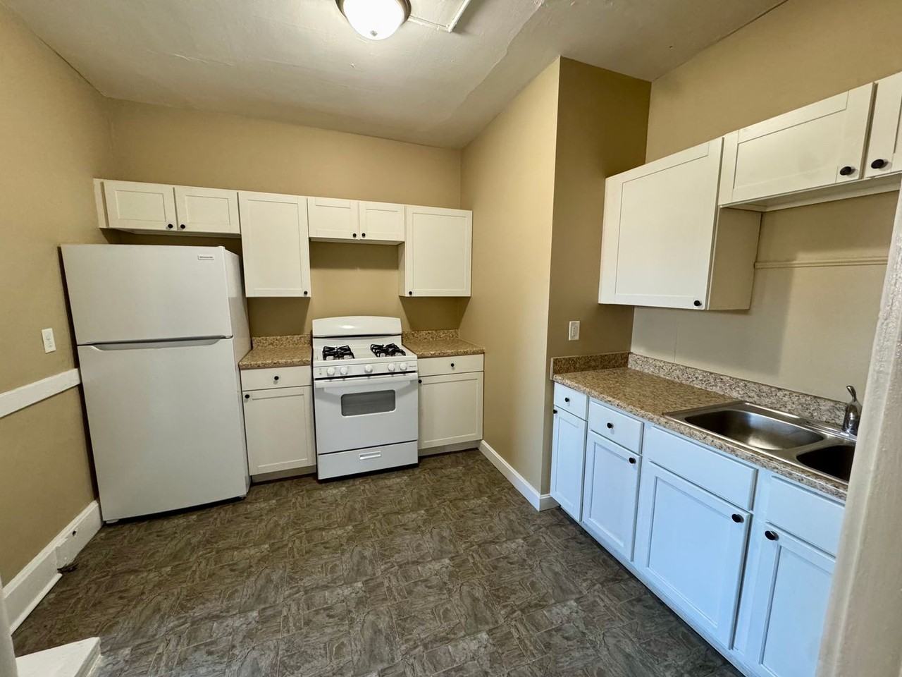 408 13th St #1 - Photo 3 of 10