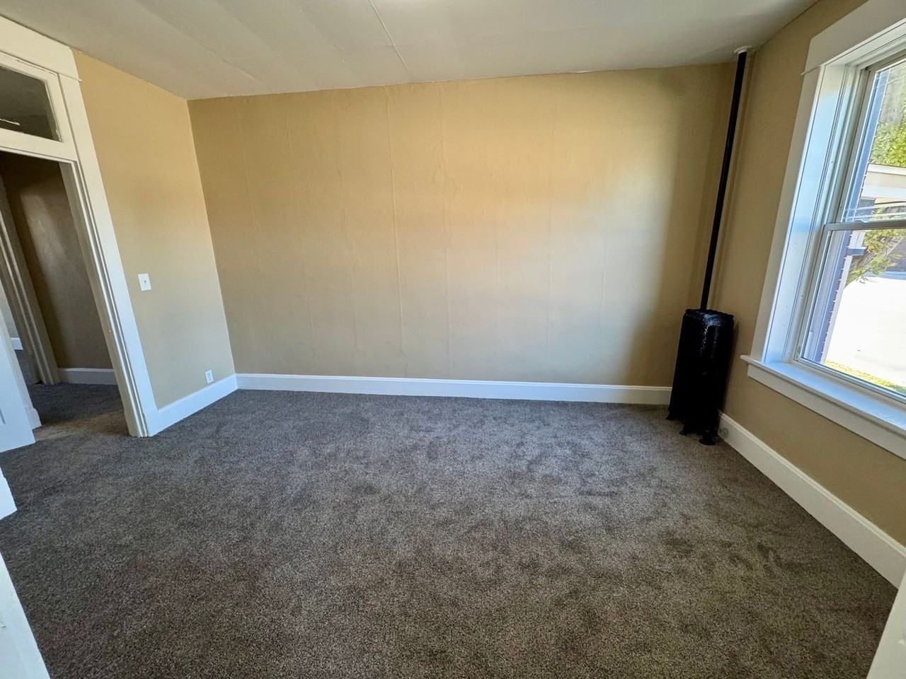 408 13th St #1 - Photo 5 of 10