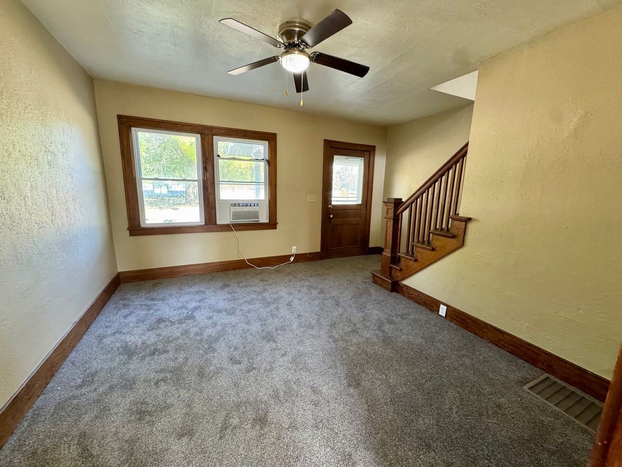 410 15th Ave - Photo 4 of 13