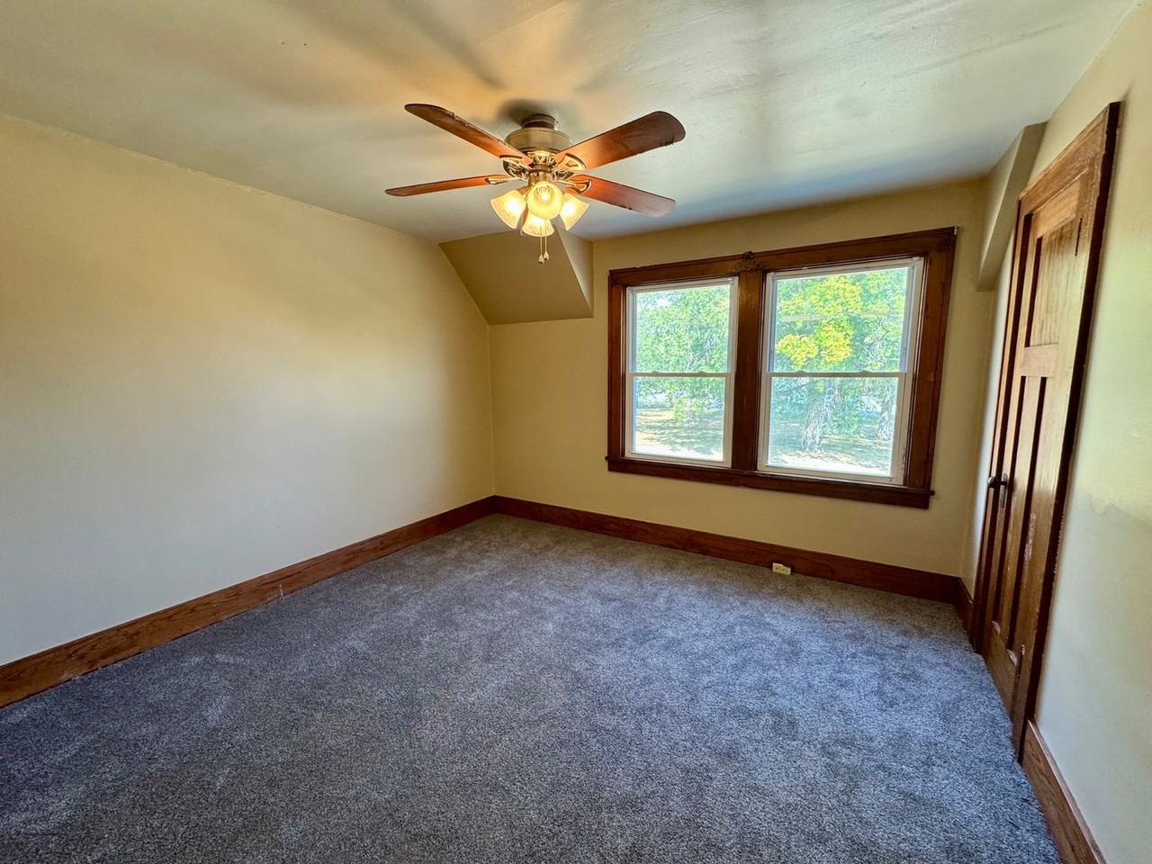 410 15th Ave - Photo 5 of 13