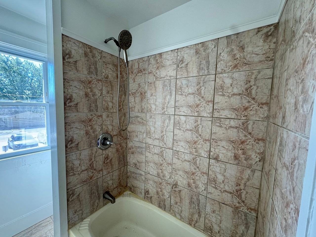 410 15th Ave - Photo 7 of 13