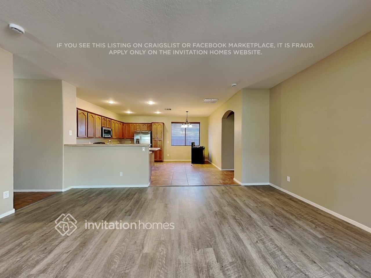 7348 W Beverly Rd - Photo 4 of 19