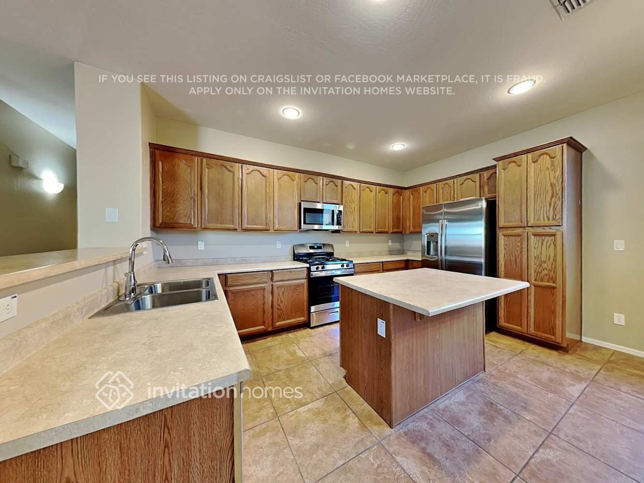 7348 W Beverly Rd - Photo 5 of 19