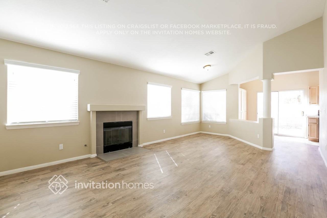 1809 Shirewick Dr - Photo 4 of 17