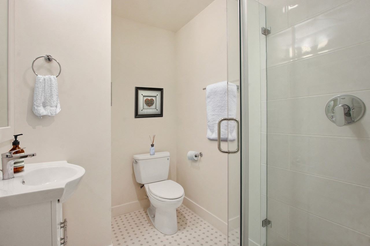 814-818 2nd Street - Photo 5 of 11