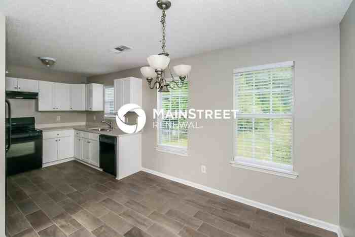 7550 Sugarcreek Dr - Photo 5 of 17