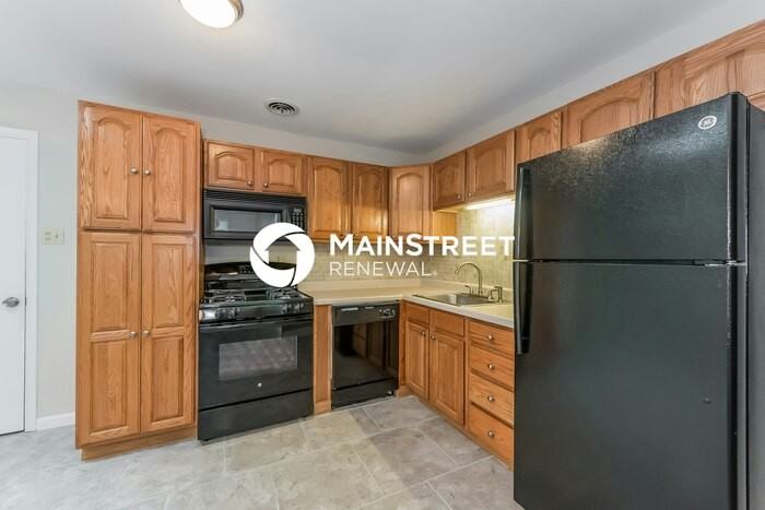 301 Imperial Drive - Photo 7 of 17