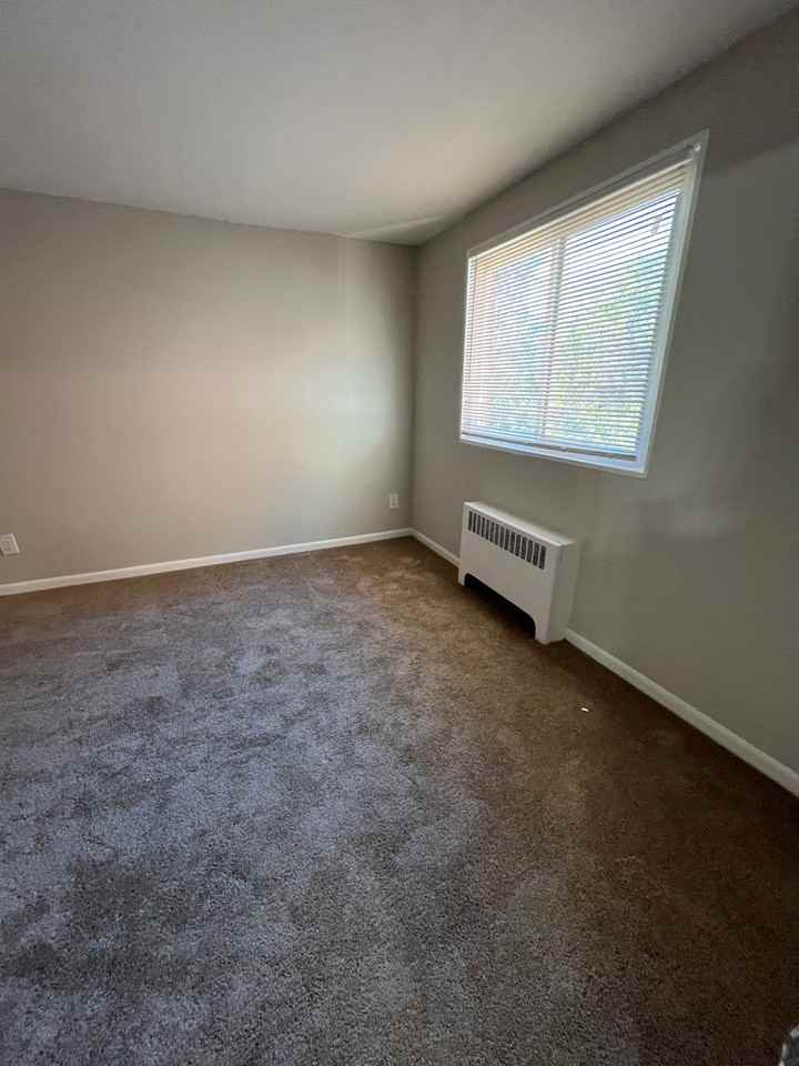 1721 T St - Photo 2 of 6