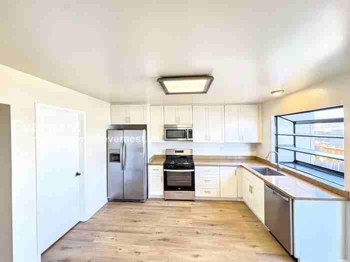 3766 Callan Boulevard - Photo 3 of 26