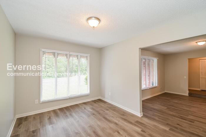 3323 Lakemar Pl - Photo 6 of 20