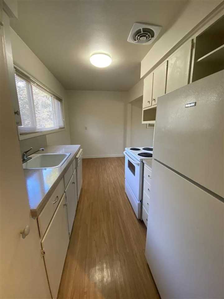 Richardson Court Apartments - Photo 3 of 21