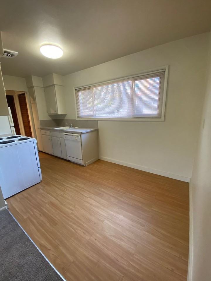 Richardson Court Apartments - Photo 5 of 21