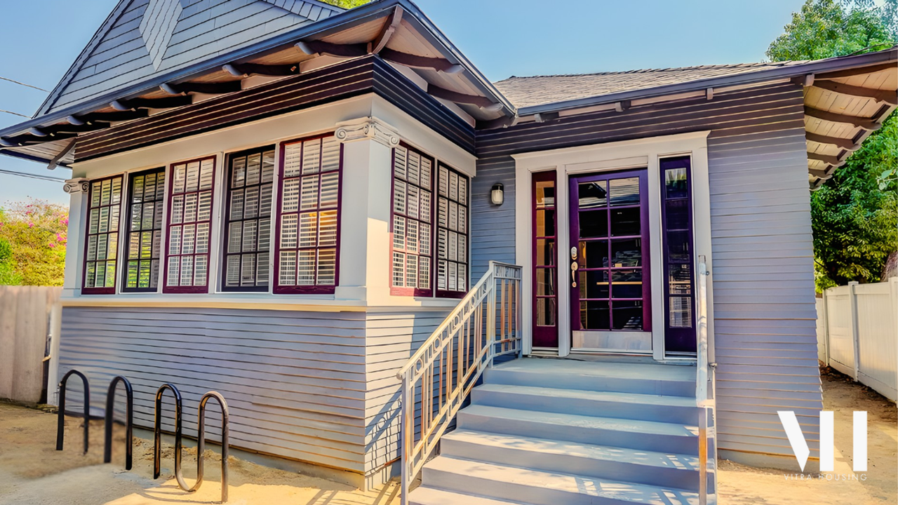 2352 Portland St - Photo 2 of 16