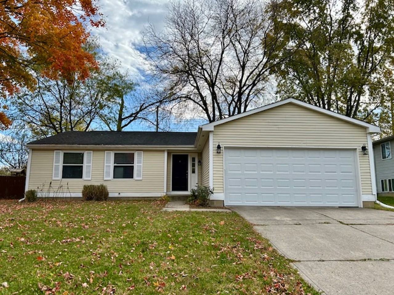 5535 Freedom Court - Photo 2 of 33