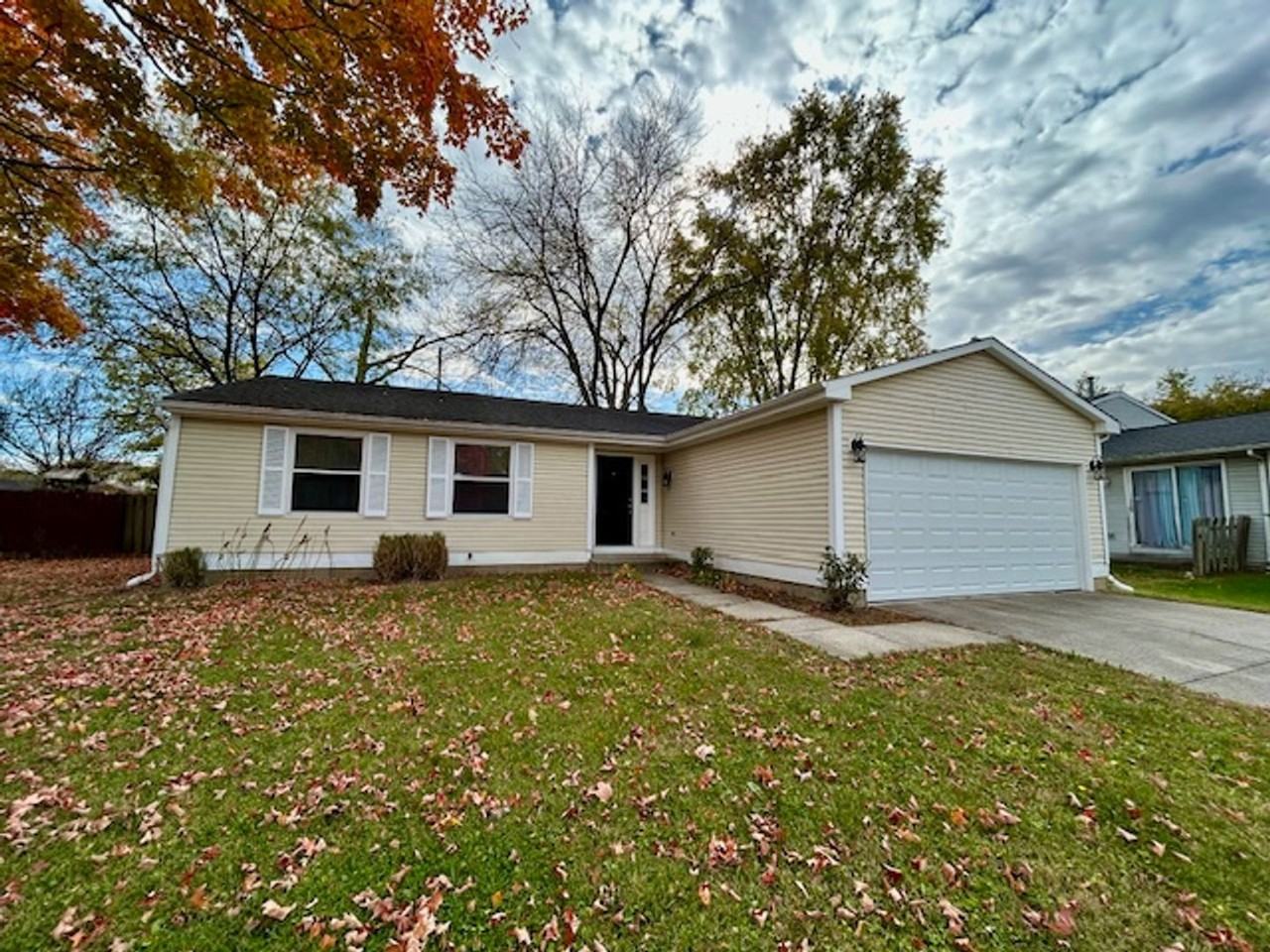 5535 Freedom Court - Photo 3 of 33