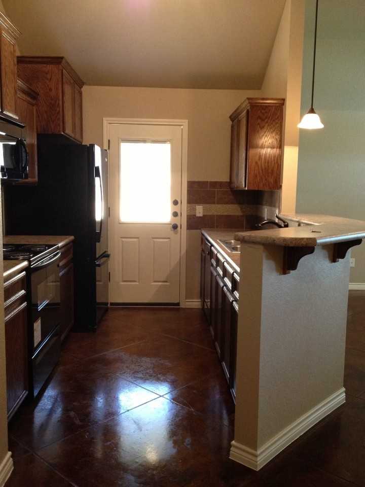 617 Paseo del Plata Drive - Photo 5 of 10