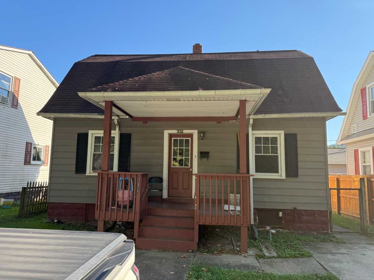 312 State St - Photo 2 of 20