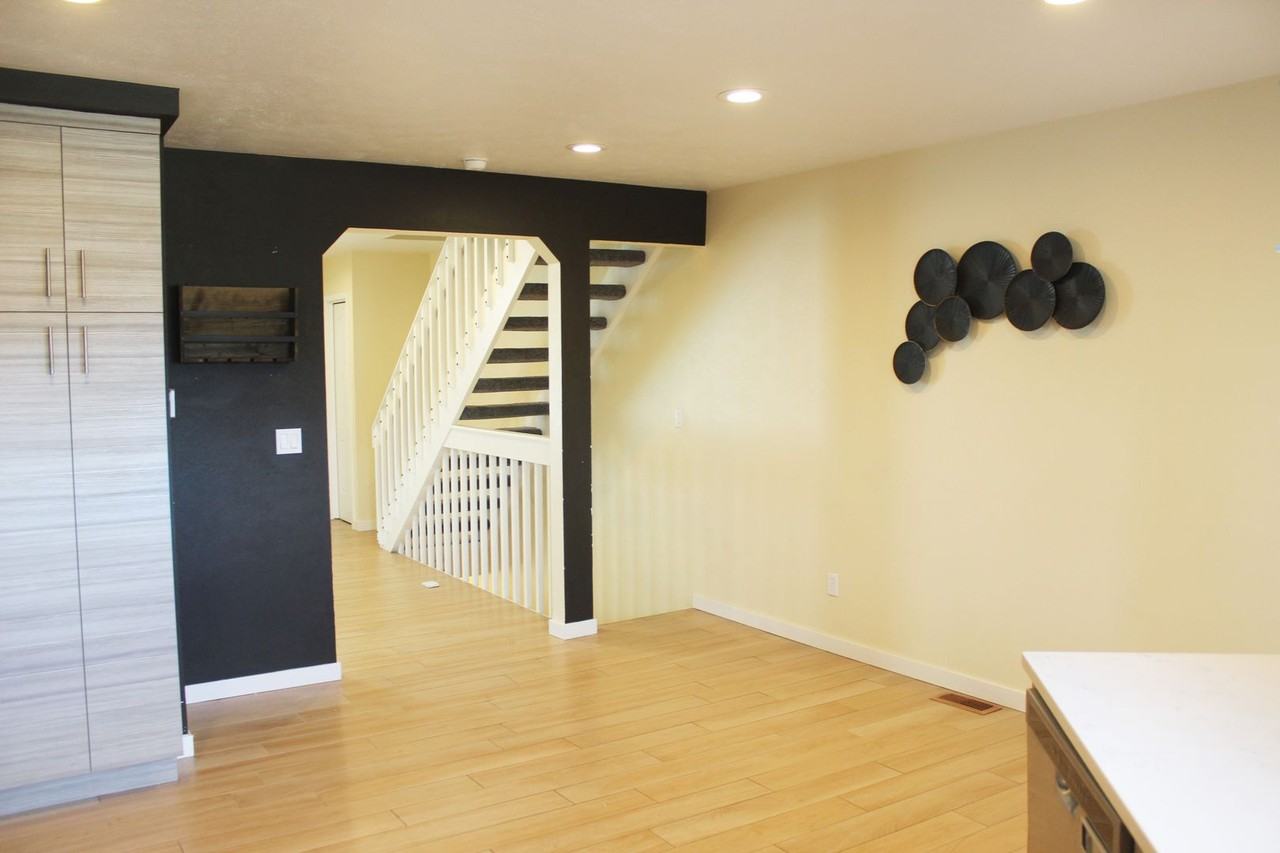 9007 W Plymouth Ave - Photo 3 of 16