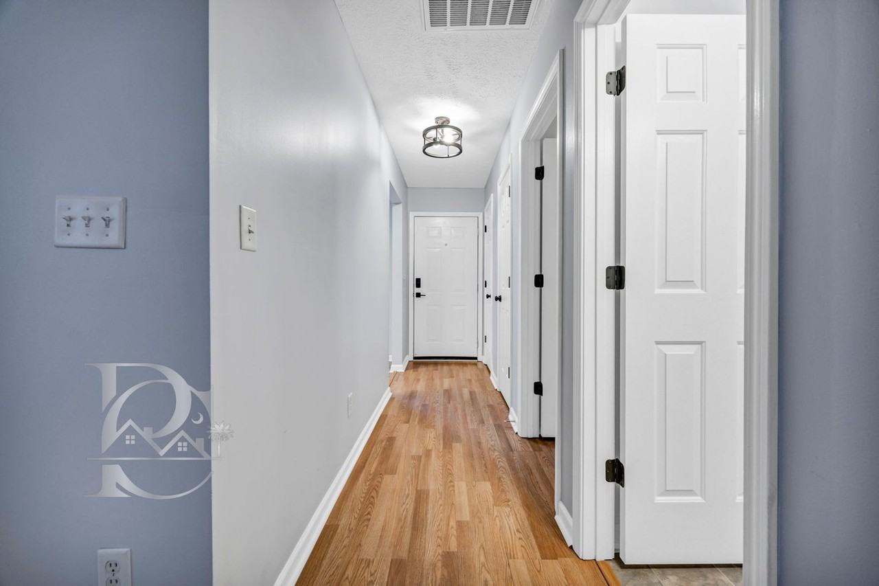 116 Waverly Point Drive - Photo 3 of 28