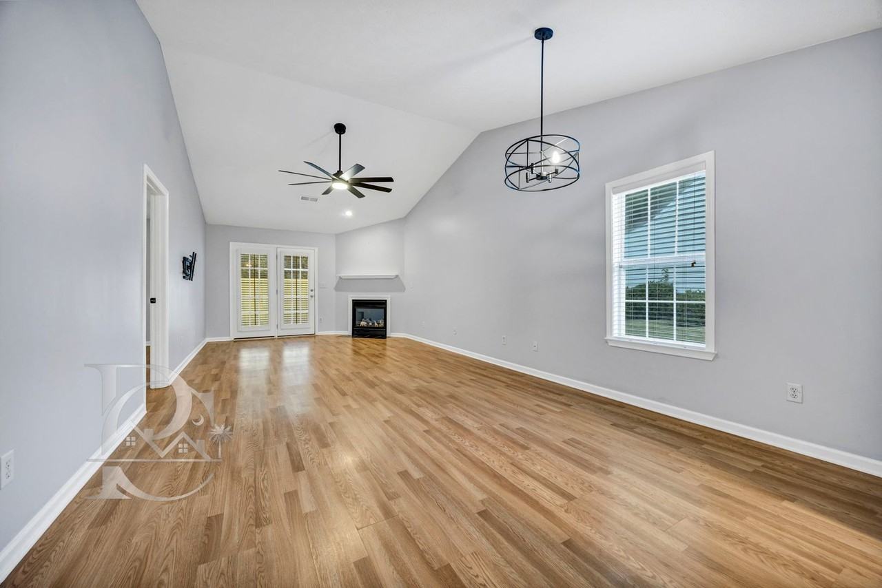 116 Waverly Point Drive - Photo 4 of 28