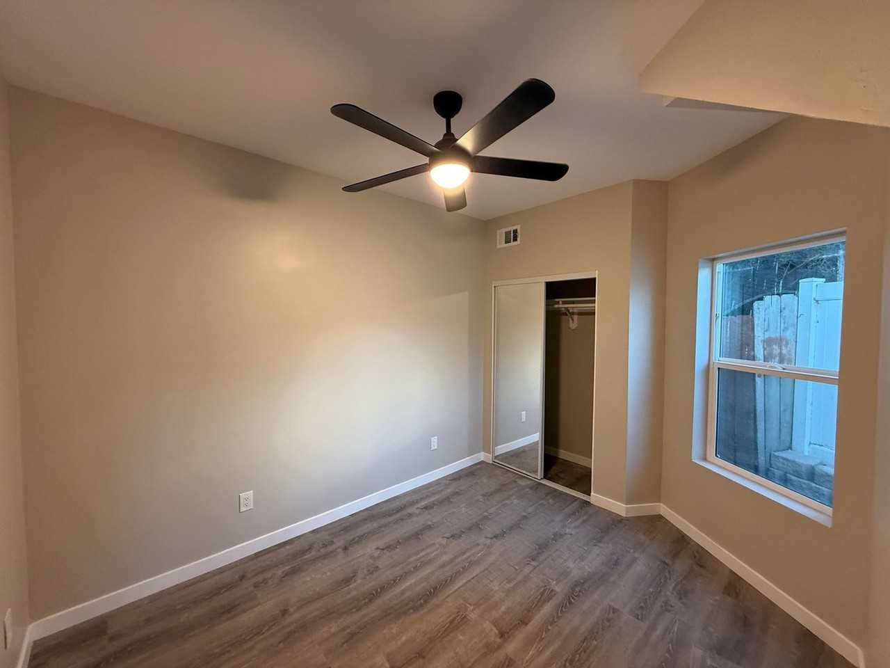 5178 Ewing Street - Photo 7 of 18