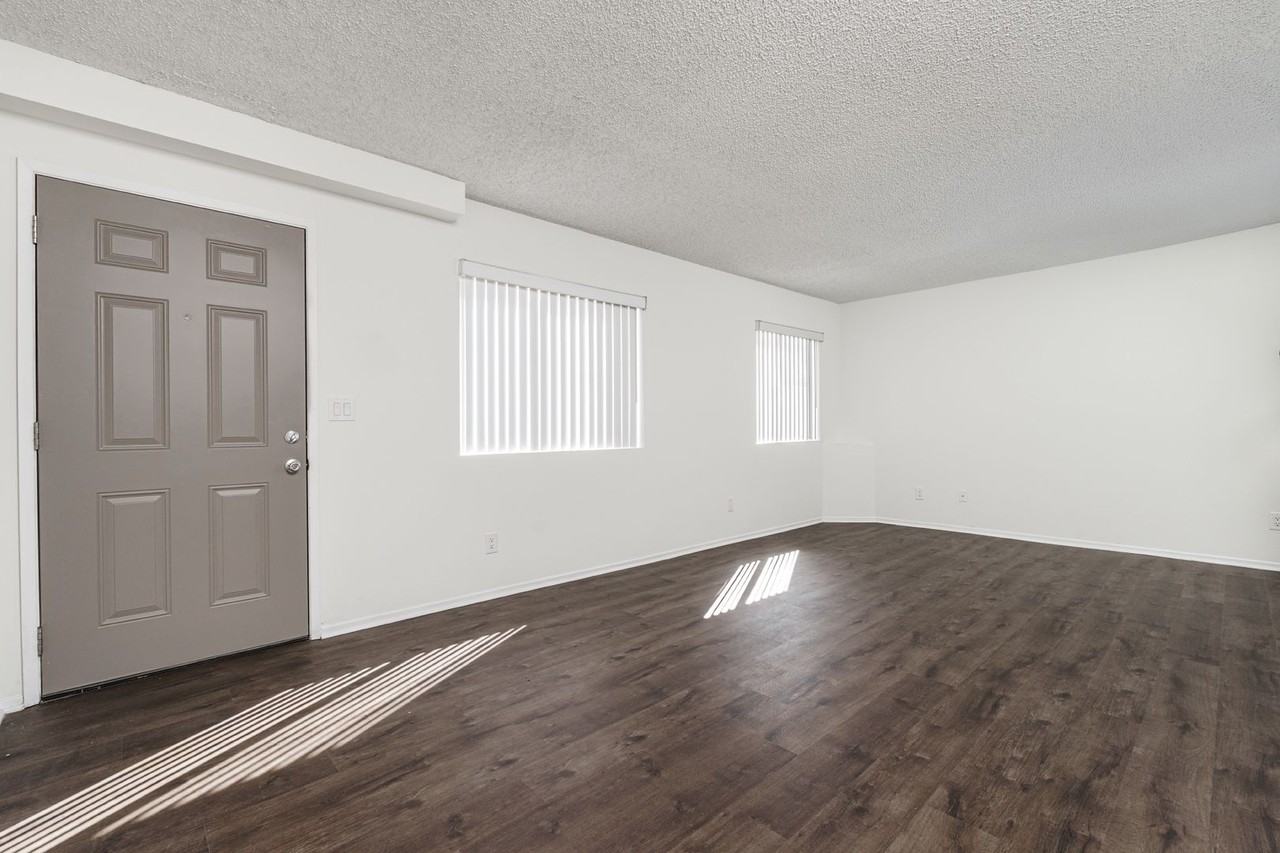 elm134 - Photo 7 of 24