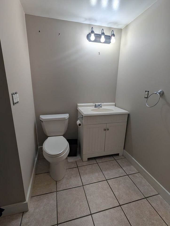 1479 Providence Rd - Photo 3 of 8