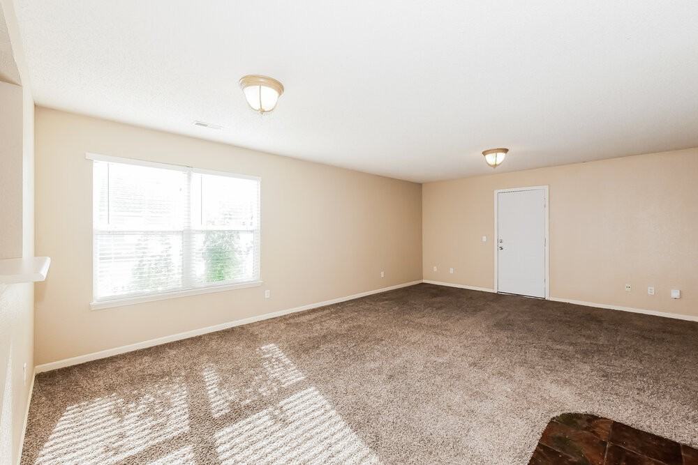 720 Treyburn Lakes Way - Photo 4 of 17