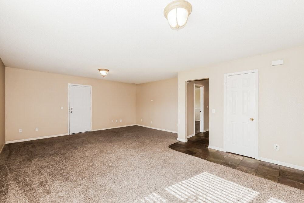 720 Treyburn Lakes Way - Photo 5 of 17