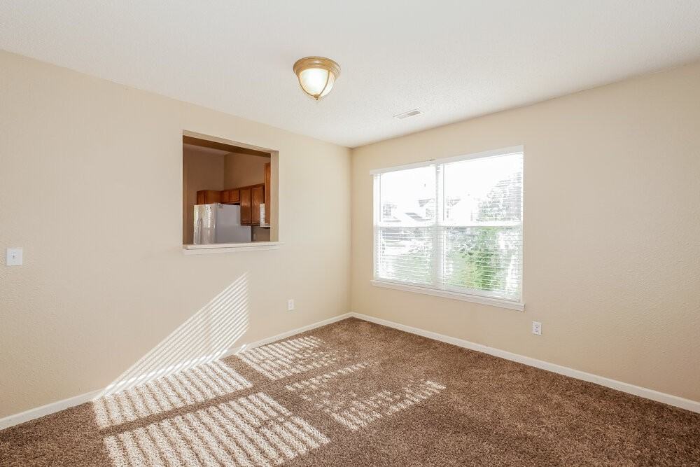 720 Treyburn Lakes Way - Photo 7 of 17