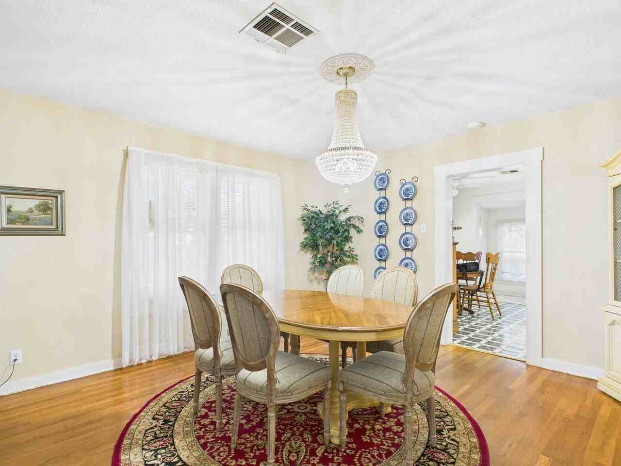 206 N Edison St - Photo 4 of 43