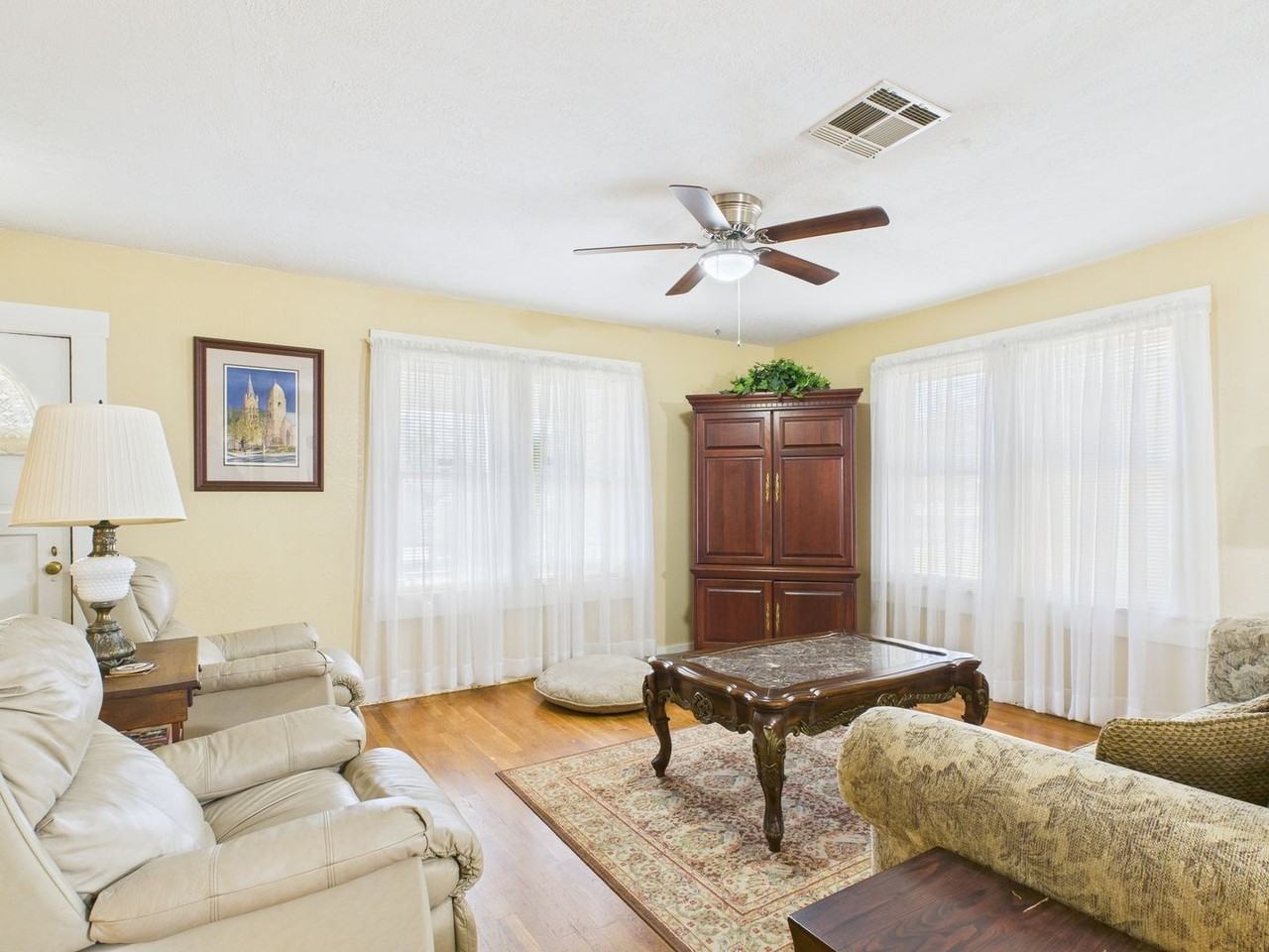 206 N Edison St - Photo 5 of 43