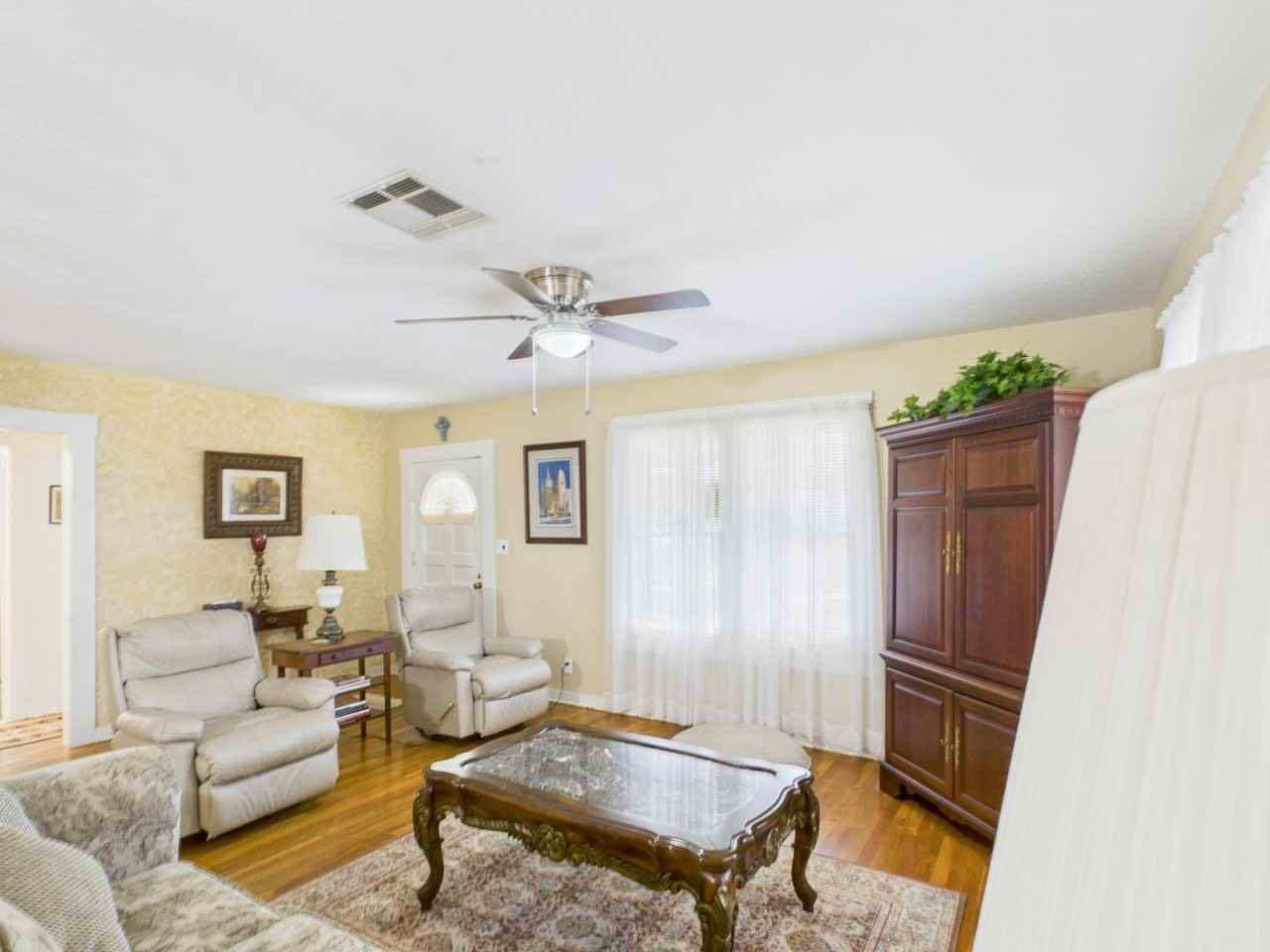 206 N Edison St - Photo 6 of 43