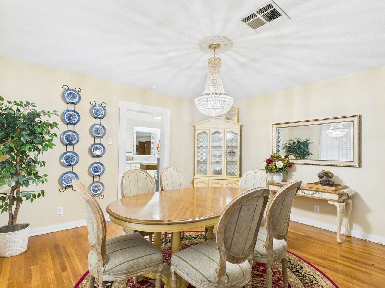 206 N Edison St - Photo 7 of 43