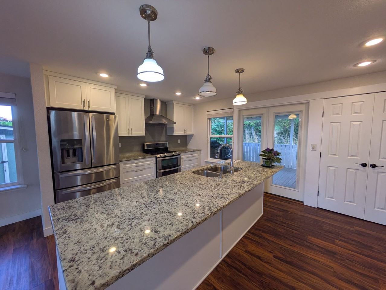 2418 Erie Ter - Photo 3 of 33