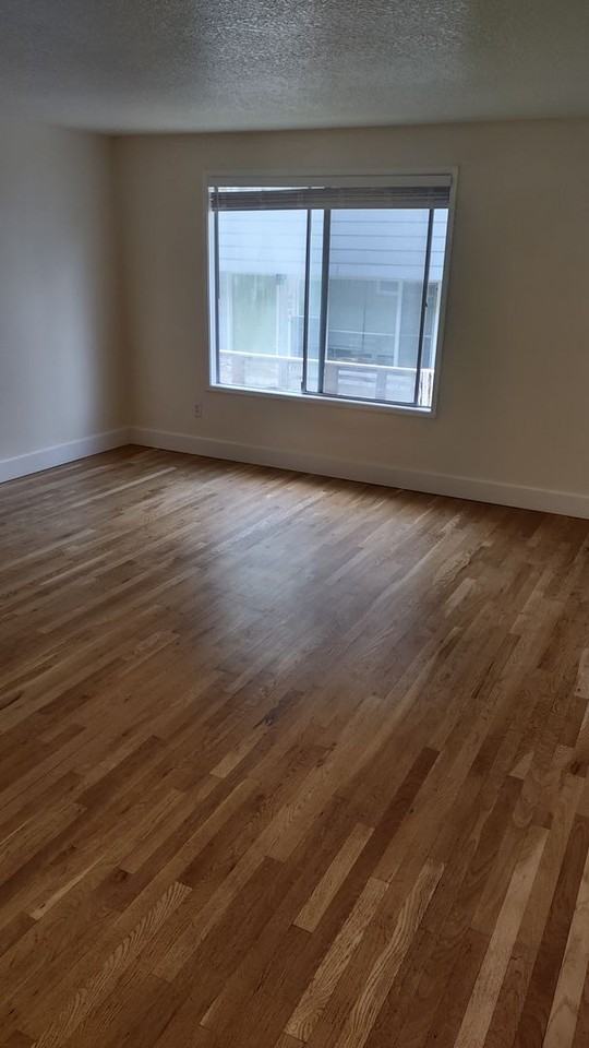 4073 Se Gladstone St - Photo 7 of 17