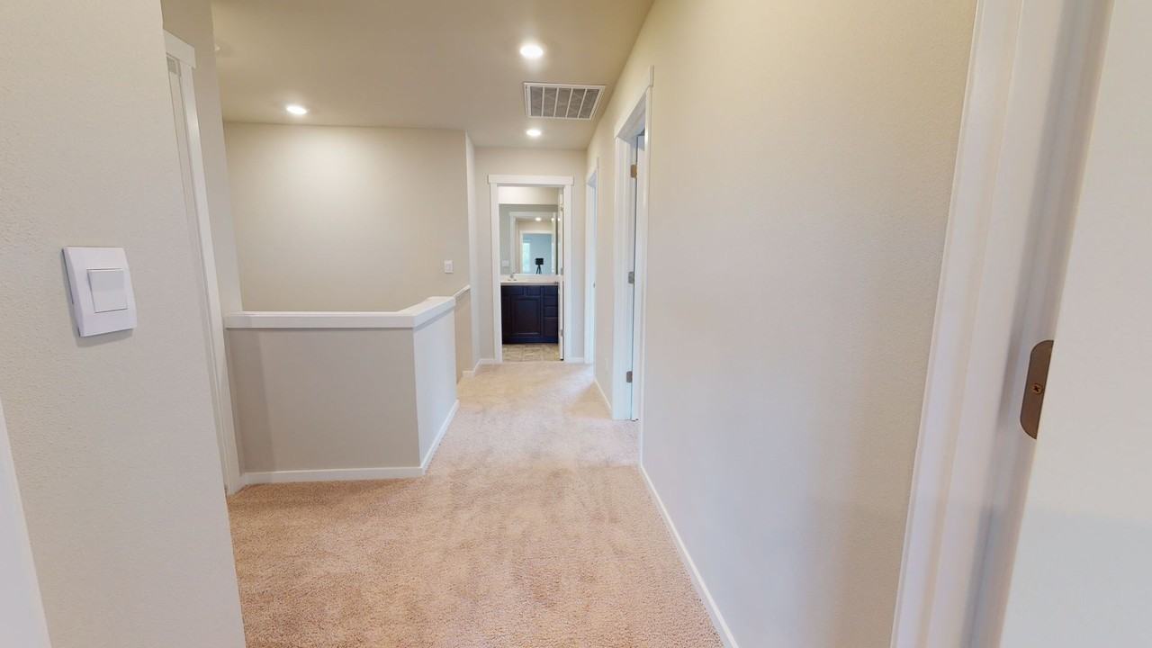 6517 Hornet Circle Northeast - Photo 4 of 23