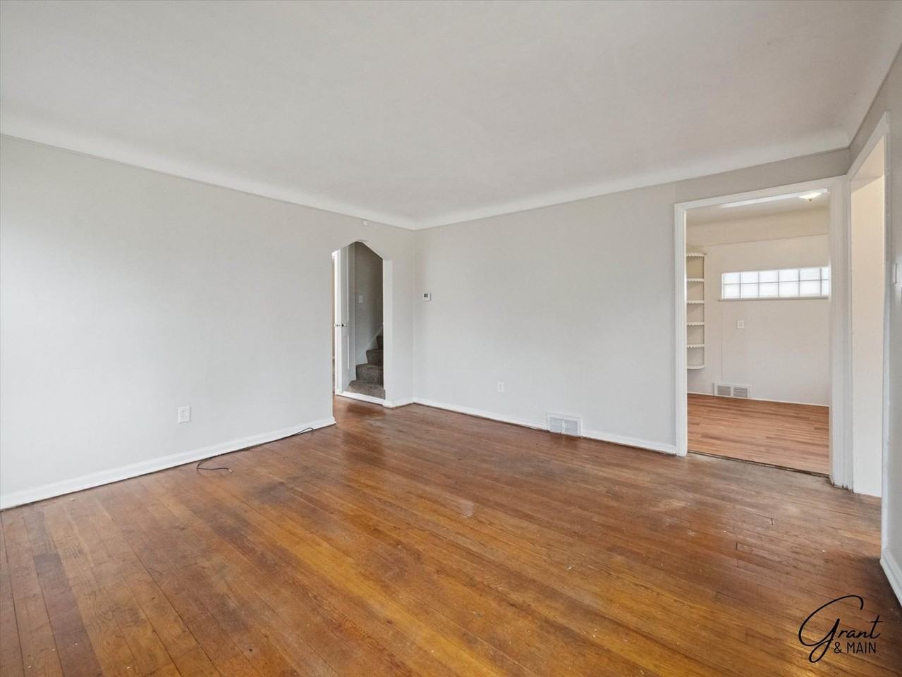 19645 Syracuse St - Photo 6 of 30