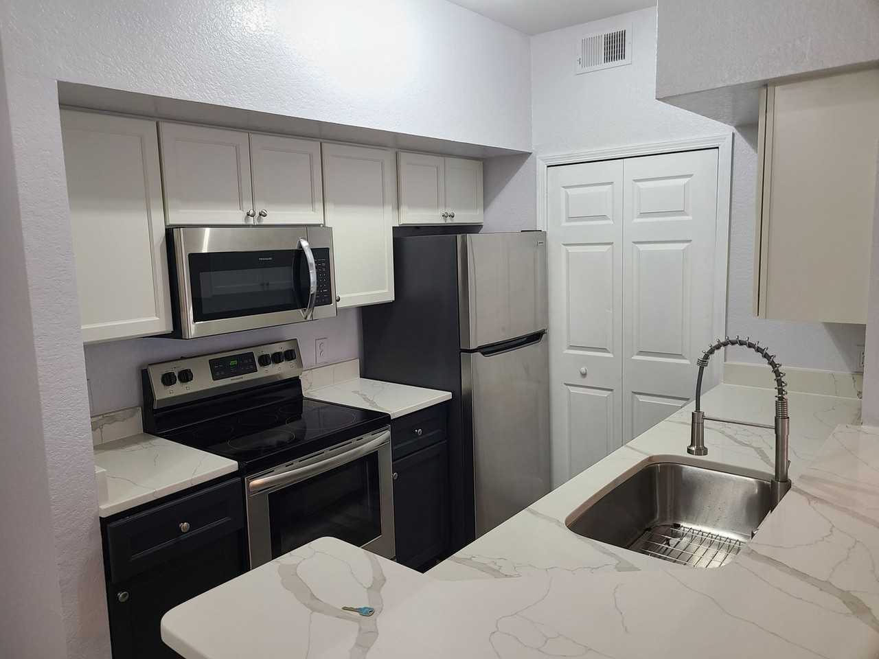 13003 Plantation Park Cir #1313 - Photo 7 of 25