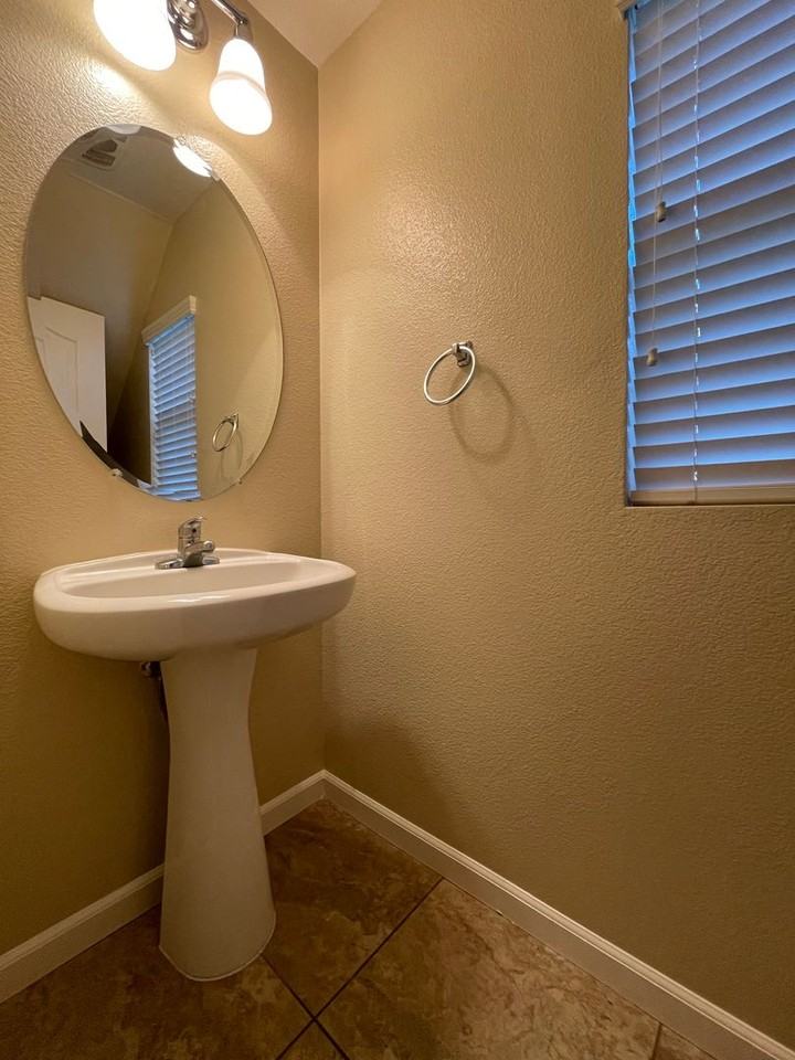 6098 Camden Circle - Photo 7 of 19