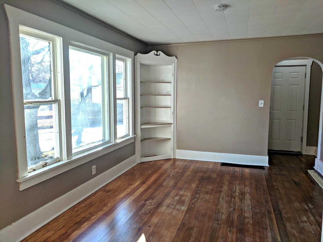 1251 Kenneth St - Photo 3 of 9