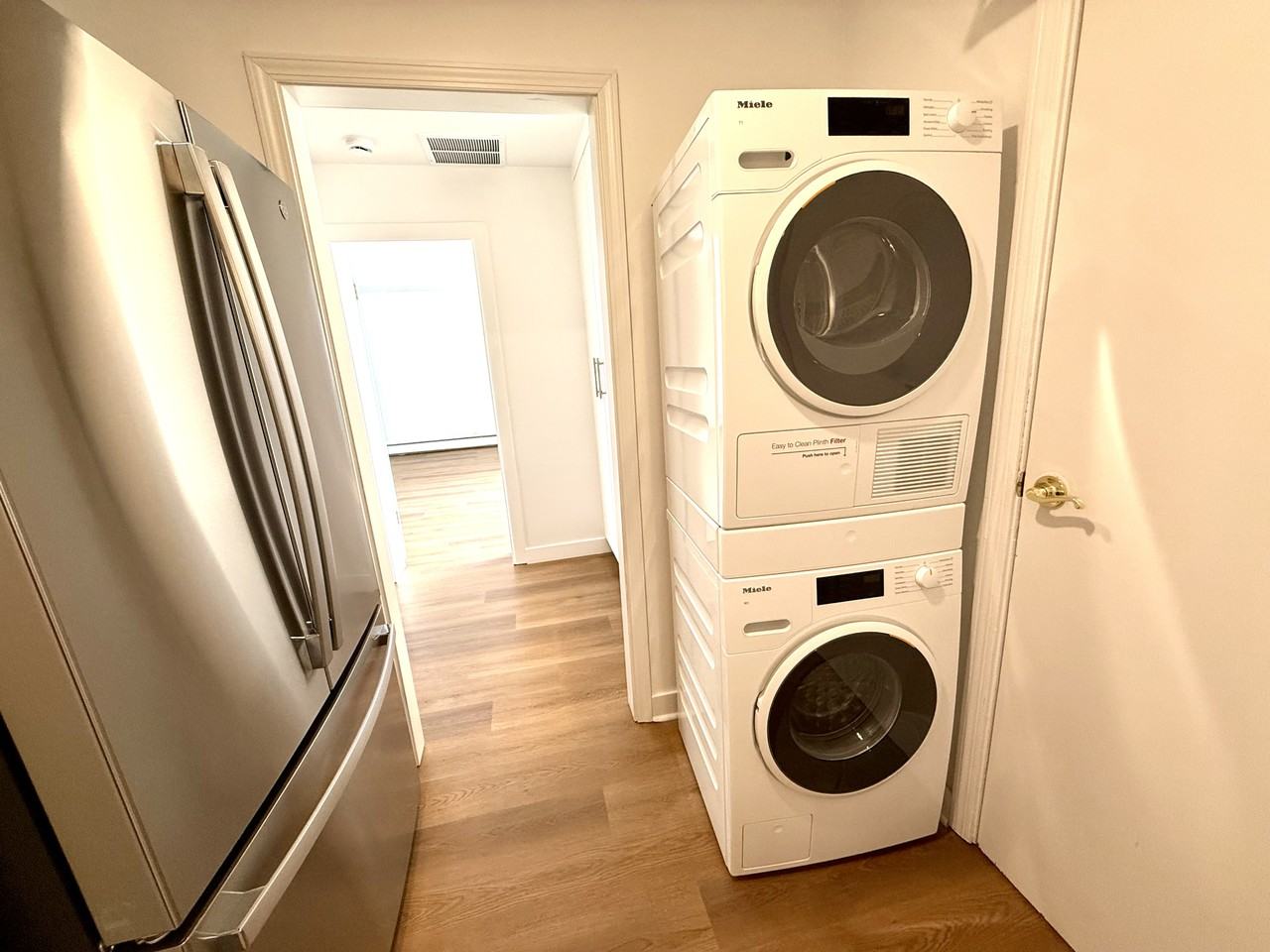 521 N Oak St #NA - Photo 4 of 23