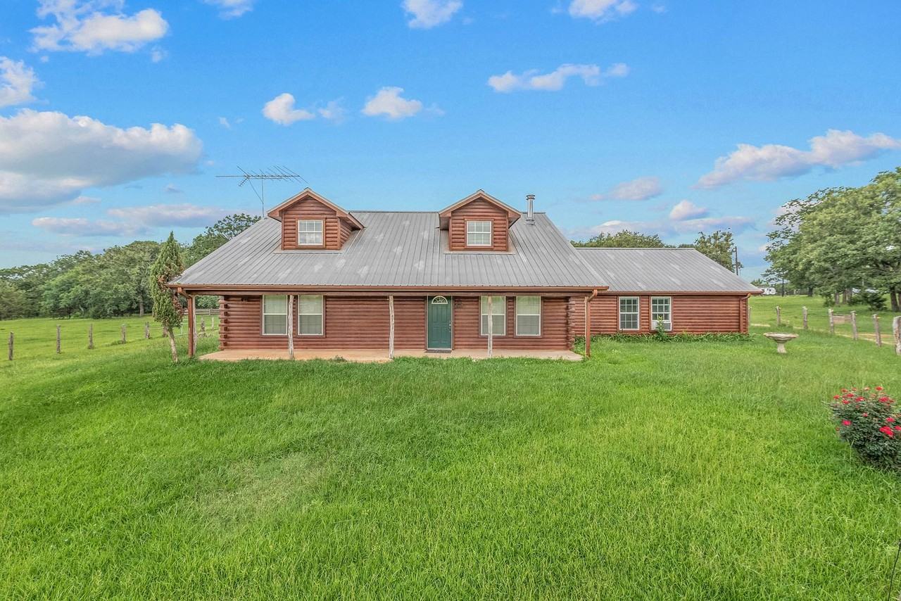 4852 County Road 448 - Photo 2 of 31