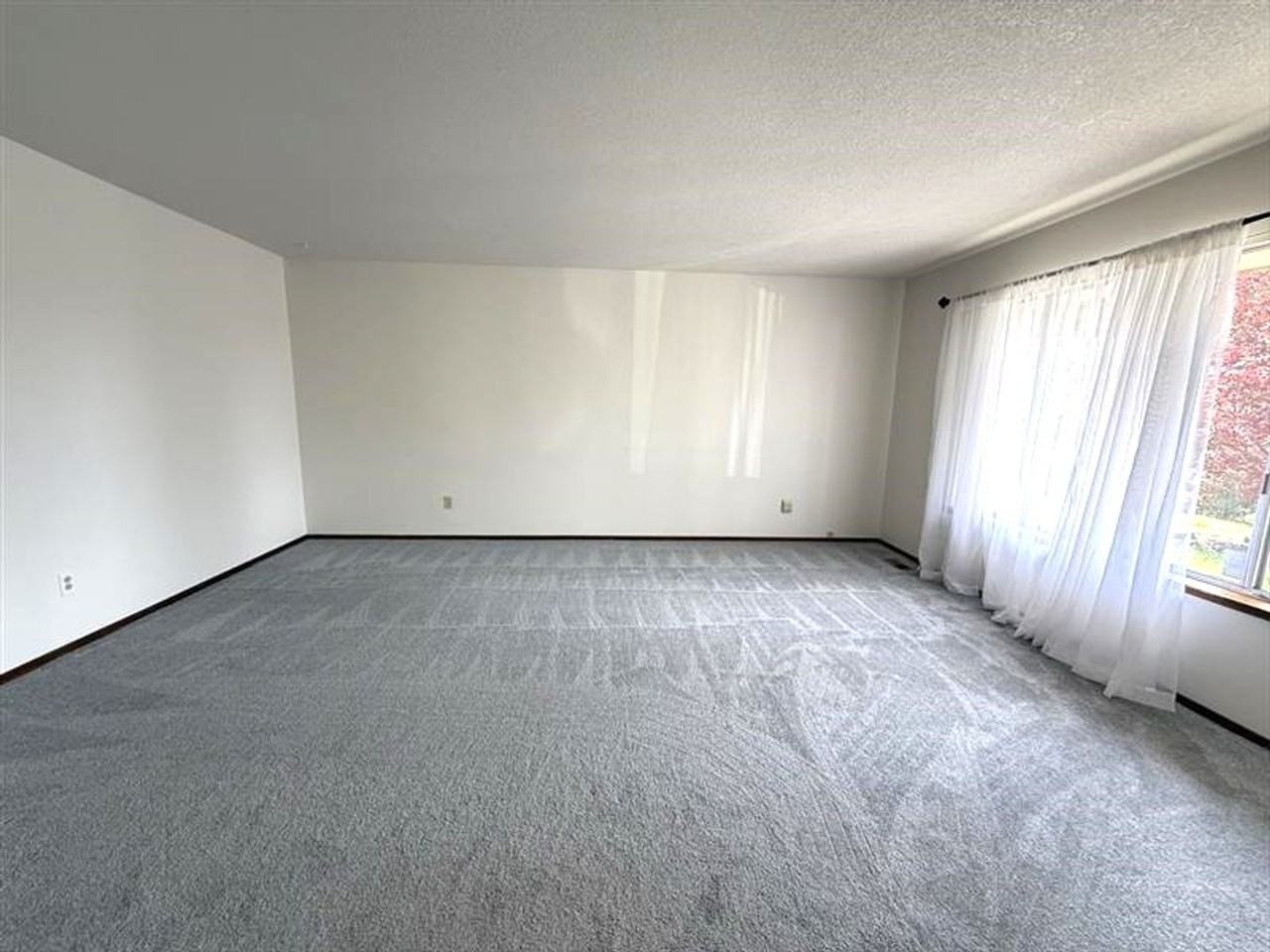 18755 Nw Vale St - Photo 2 of 13