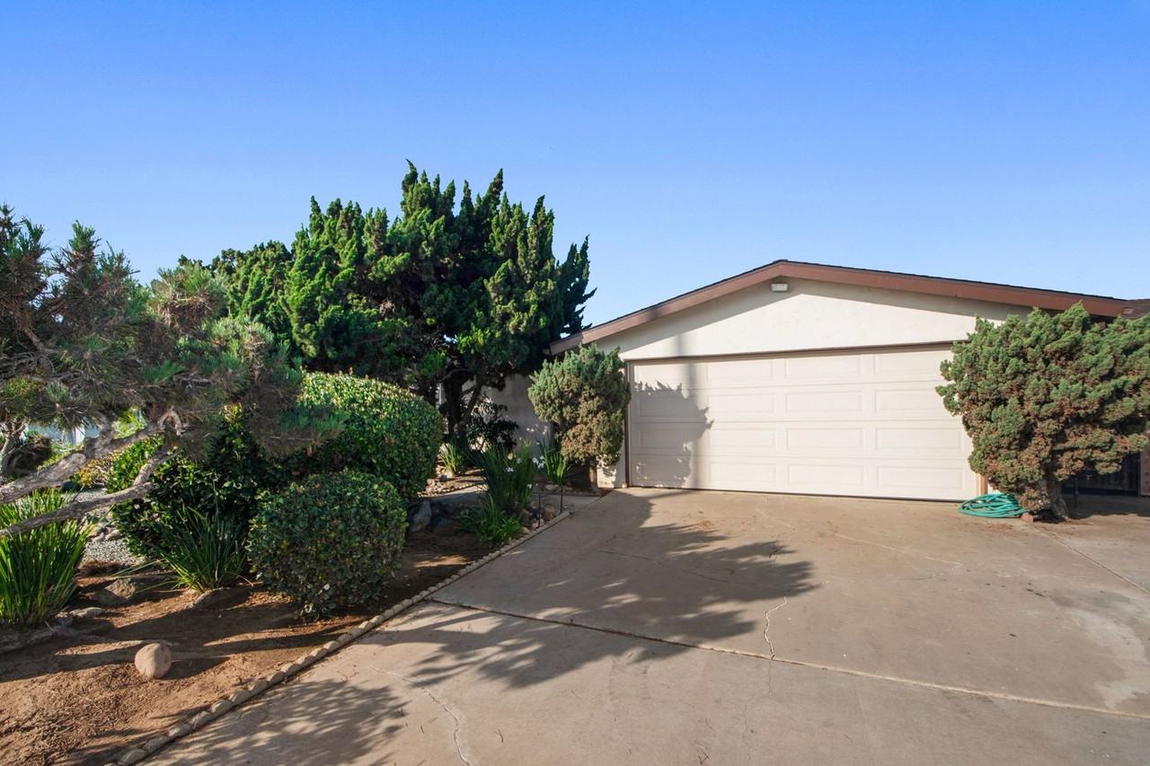 1370 5th St - Photo 3 of 38